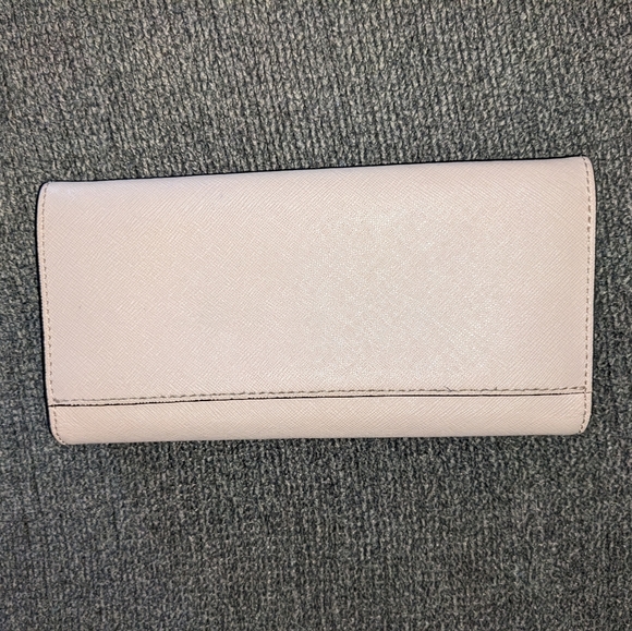Blush pink Michael Kors wallet - Picture 3 of 3